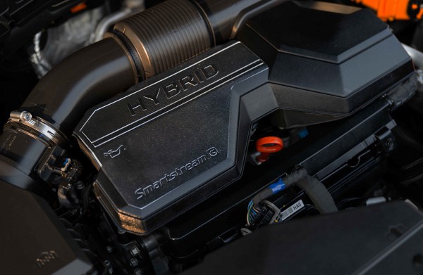 Hyundai Santa Fe tại Việt Nam có thêm bản hybrid, giá 1,369 tỉ đồng