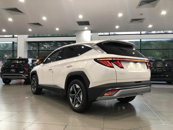 Hyundai Tucson 2025 bản 'giữa' giá 859 triệu đồng trang bị gì?