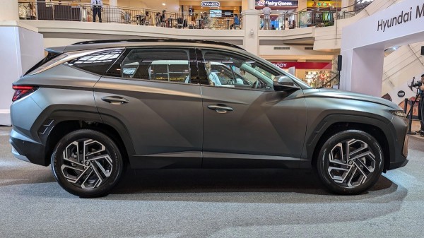 Hyundai Tucson Hybrid nhận đặt cọc tại Việt Nam, dự kiến mở bán vào tháng 6 Hyundai Tucson Hybrid nhận đặt cọc tại Việt Nam, dự kiến mở bán vào tháng 6