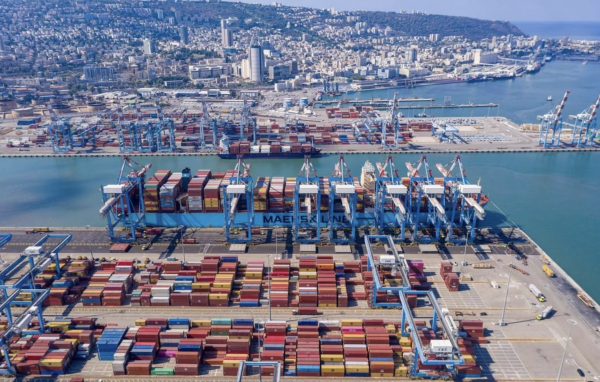 Israel yêu cầu các nhà nhập khẩu ô tô di tản xe điện ra khỏi cảng biển