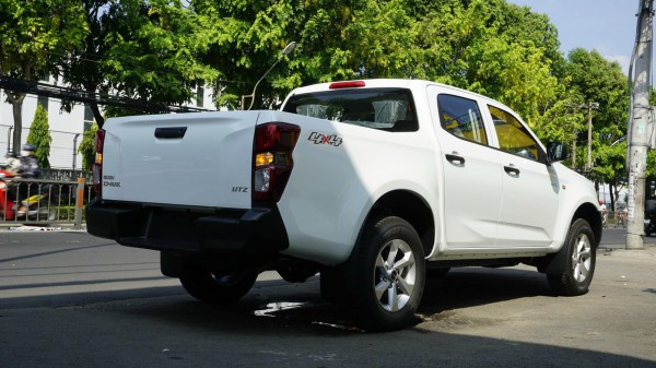 Isuzu D-Max bản UTZ số sàn 2 cầu về Việt Nam, liệu có thoát ‘ế’?