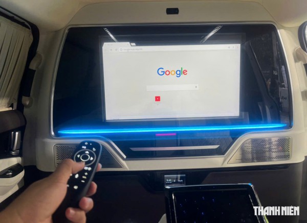 KIA Carnival 2025 thêm bản 'xe chủ tịch' 4 chỗ ngồi, có vách ngăn với khoang lái