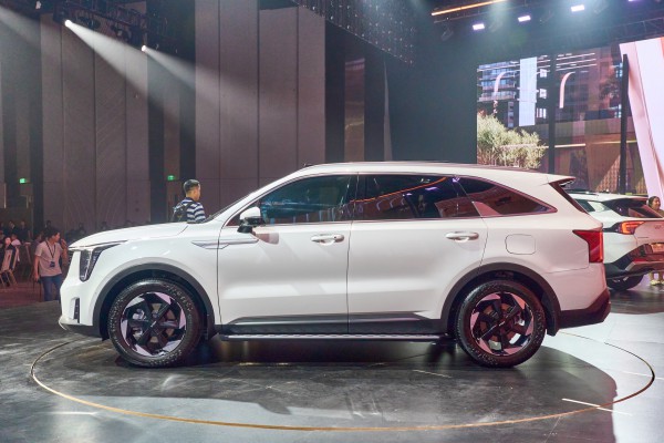 KIA Sorento hybrid có lợi thế nào cạnh tranh trong phân khúc xe 7 chỗ?