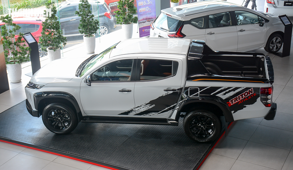 Không được giảm lệ phí trước bạ, Mitsubishi Triton ‘đại hạ giá’ xả hàng tồn kho