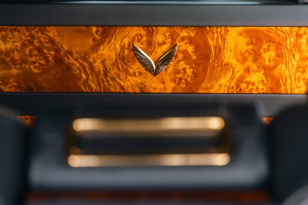 Lạc Hồng 900 LX khác gì so với VinFast VF 9? Lạc Hồng 900 LX khác gì so với VinFast VF 9?