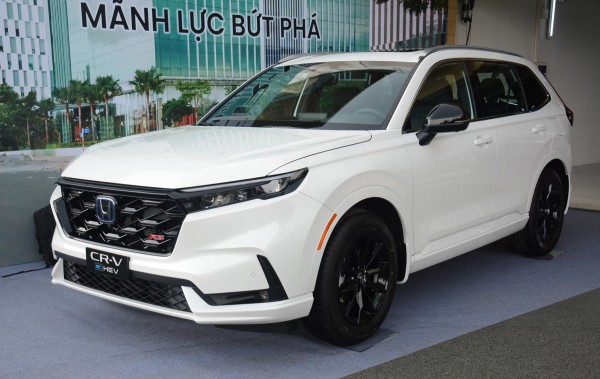 Lái ô tô hybrid leo dốc cao, vì sao không nên dùng chế độ số B? Lái ô tô hybrid leo dốc cao, vì sao không nên dùng chế độ số B?