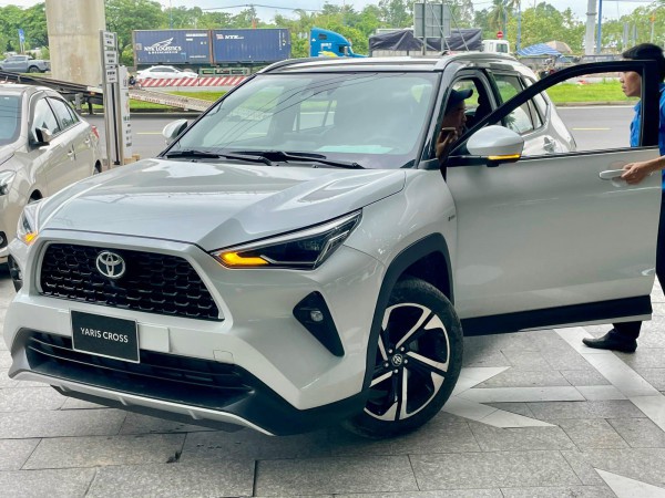 Lộ nội thất Toyota Yaris Cross 2023 tại Việt Nam, giá không rẻ