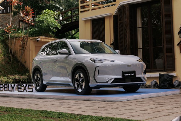 Loạt ô tô vừa trình làng đã giảm giá mạnh tại Việt Nam