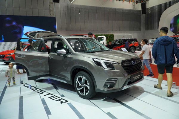 Loạt xe nhập khẩu 'ế ẩm', giảm giá cả trăm triệu đồng trước sức ép cạnh tranh Loạt xe nhập khẩu 'ế ẩm', giảm giá cả trăm triệu đồng trước sức ép cạnh tranh