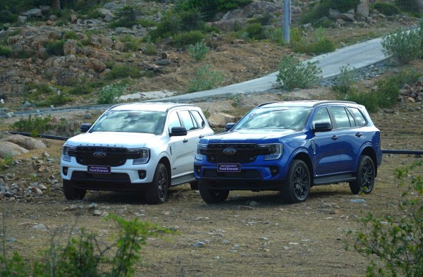 Loạt xe nhập khẩu 'ế ẩm', giảm giá cả trăm triệu đồng trước sức ép cạnh tranh Loạt xe nhập khẩu 'ế ẩm', giảm giá cả trăm triệu đồng trước sức ép cạnh tranh