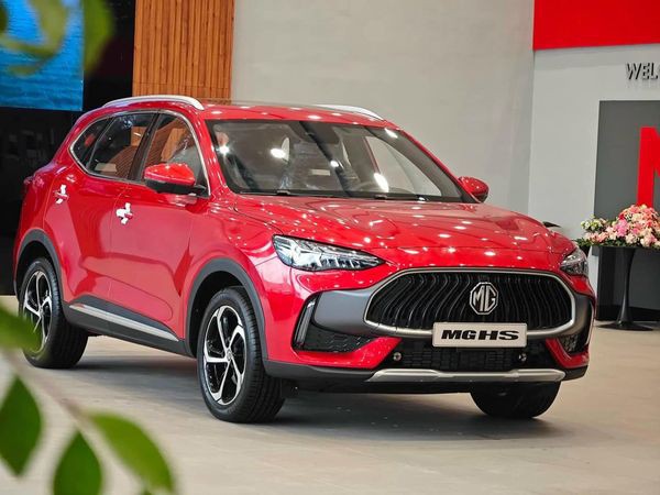 MG HS giảm còn hơn 500 triệu đồng, ngang giá SUV hạng A