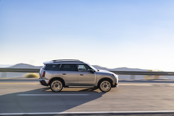 MINI Countryman 2025 'lột xác' thiết kế, giá từ 2,6 tỉ đồng