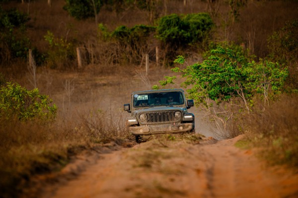 Mang dàn xe Jeep, RAM tiền tỉ 'chơi' rally: Màn chào hàng tốn kém của THACO
