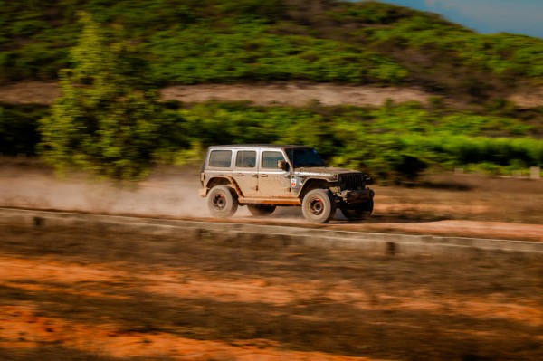 Mang dàn xe Jeep, RAM tiền tỉ 'chơi' rally: Màn chào hàng tốn kém của THACO