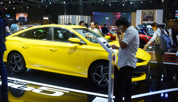 Mất sức hút, lượng tiêu thụ xe sedan tại Việt Nam 'lao dốc không phanh' Mất sức hút, lượng tiêu thụ xe sedan tại Việt Nam 'lao dốc không phanh'