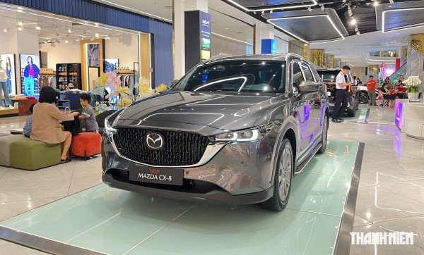 Mazda CX-8 thêm bản mới, lần đầu có giá dưới 900 triệu tại Việt Nam Mazda CX-8 thêm bản mới, lần đầu có giá dưới 900 triệu tại Việt Nam