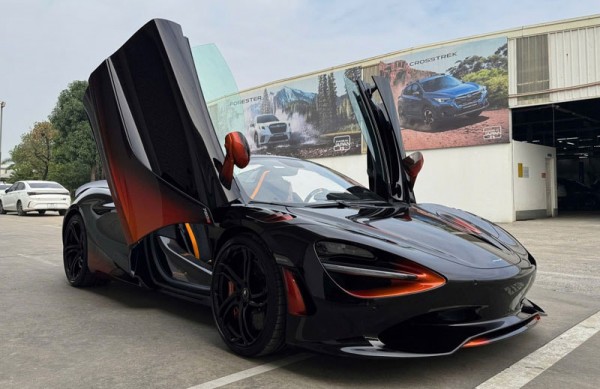 McLaren 750S Spider màu sơn độc nhất thế giới của đại gia Việt