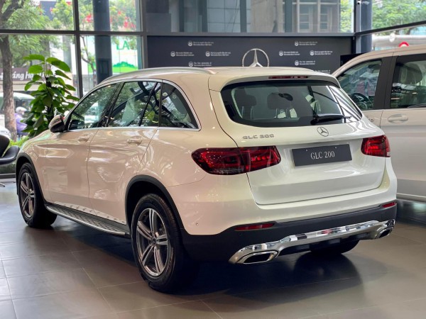 Mercedes GLC ‘dọn kho’, giảm hơn 300 triệu đồng tại Việt Nam