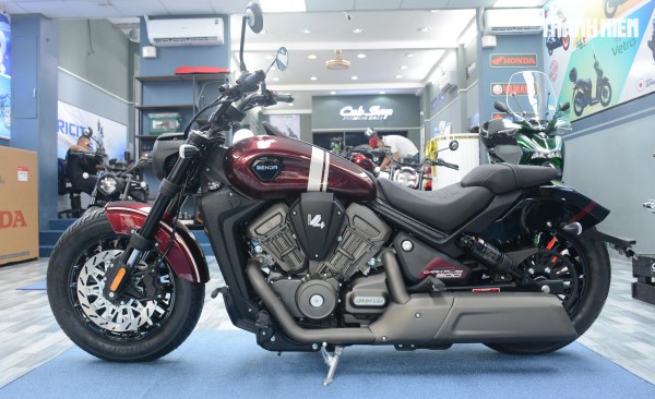 Mô tô đậm chất chơi Benda Dark Flag 500 Commander về Việt Nam, trang bị phuộc hơi