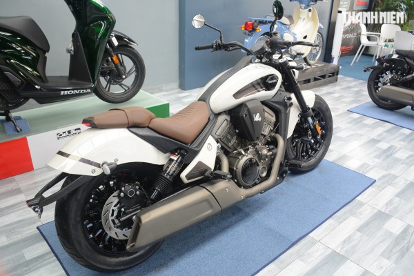 Mô tô đậm chất chơi Benda Dark Flag 500 Commander về Việt Nam, trang bị phuộc hơi