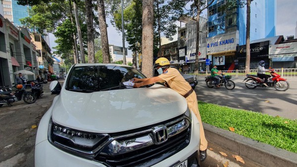 Mượn bằng lái để nộp phạt nguội: Nhiều tài xế 'qua mặt' cơ quan chức năng Mượn bằng lái để nộp phạt nguội: Nhiều tài xế 'qua mặt' cơ quan chức năng