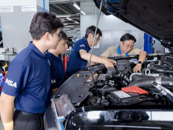 Ngành ô tô cần gì ở kỹ thuật viên trước làn sóng công nghệ hóa?