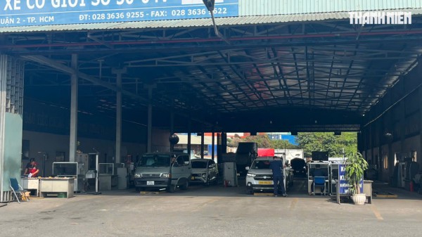 Ngày đầu áp dụng quy định đăng kiểm mới: Tắc nghẽn, chờ đợi do… lỗi phần mềm Ngày đầu áp dụng quy định đăng kiểm mới: Tắc nghẽn, chờ đợi do… lỗi phần mềm