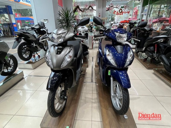 Người Việt bớt mua xe máy xăng, cuộc đua điện hóa tăng tốc