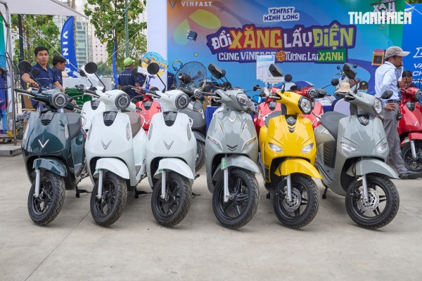 Người Việt dần từ bỏ xe xăng, tăng mua xe máy điện Người Việt dần từ bỏ xe xăng, tăng mua xe máy điện