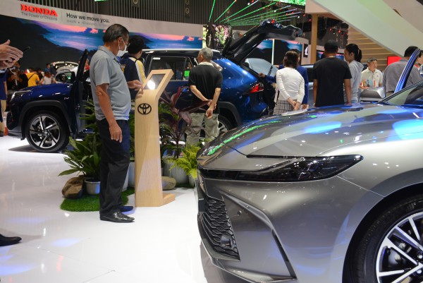 Người Việt mua sắm gần 390.000 ô tô mới, xe thương hiệu nào hút khách nhất? Người Việt mua sắm gần 390.000 ô tô mới, xe thương hiệu nào hút khách nhất?