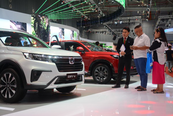 Người Việt ngày càng chuộng ô tô gầm cao, doanh số xe SUV, crossover tăng mạnh