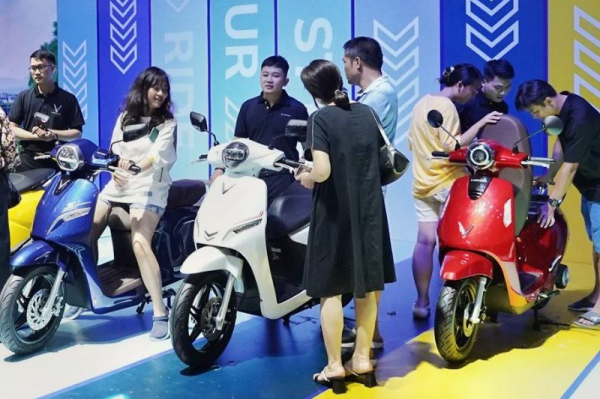 Người tiêu dùng trẻ và bước ngoặt “điện hóa” phương tiện cá nhân Người tiêu dùng trẻ và bước ngoặt “điện hóa” phương tiện cá nhân