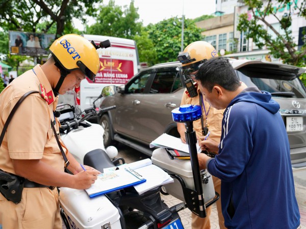 Người vi phạm bỏ xe rời đi: CSGT có đủ điều kiện niêm phong phương tiện?
