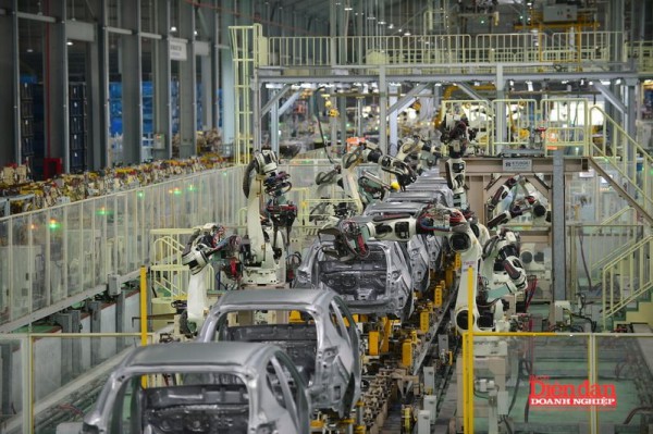 Nguồn cung ô tô tăng kỷ lục, người mua hưởng lợi lớn dịp Tết 2026