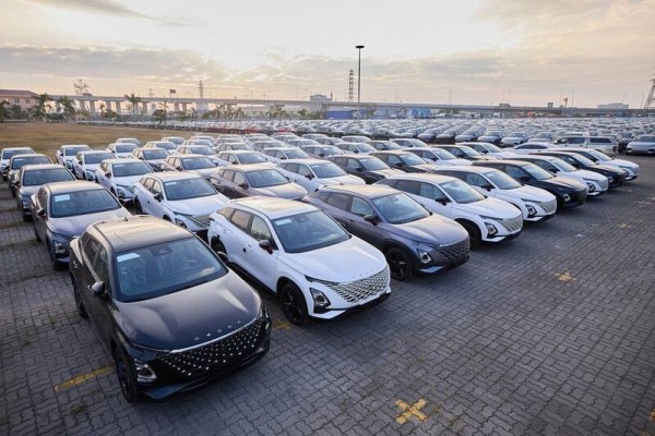 Nguồn cung ô tô vào Việt Nam đảo chiều, cạnh tranh thêm gay gắt