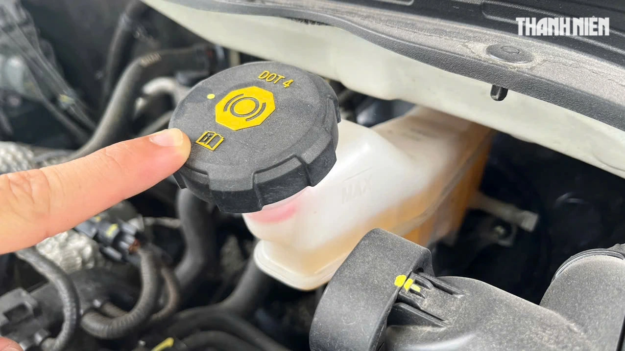 Nguyên nhân dầu phanh ô tô hao hụt, vì sao không nên tự bổ sung thay thế? Nguyên nhân dầu phanh ô tô hao hụt, vì sao không nên tự bổ sung thay thế?