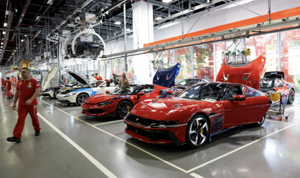 Nhiều nhà sản xuất xe sang, siêu xe tạm ngừng giao ô tô đến Trung Đông Nhiều nhà sản xuất xe sang, siêu xe tạm ngừng giao ô tô đến Trung Đông