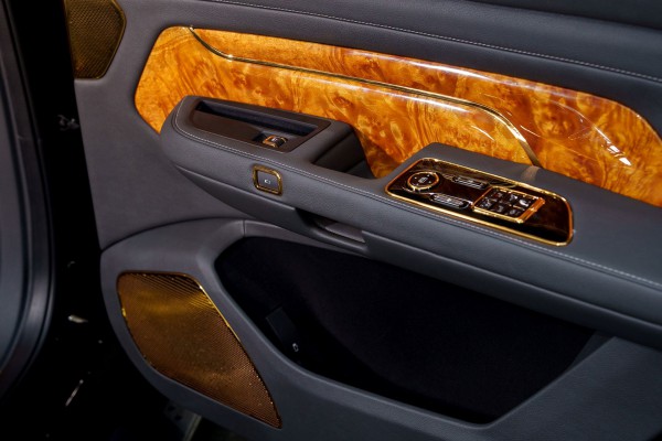 Những chi tiết xa xỉ bậc nhất trên Lạc Hồng 900 LX