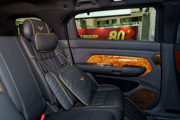 Những chi tiết xa xỉ bậc nhất trên Lạc Hồng 900 LX