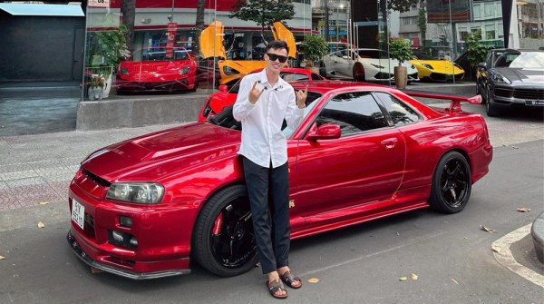 Nissan Skyline GT-R R34 siêu hiếm tại Việt Nam từng qua tay Phan Công Khanh
