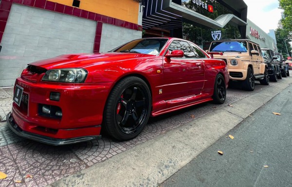 Nissan Skyline GT-R R34 siêu hiếm tại Việt Nam từng qua tay Phan Công Khanh