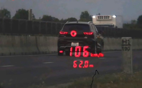 Nữ tài xế lái xe quá tốc độ, nhưng chủ xe bị phạt đến 17 triệu đồng Nữ tài xế lái xe quá tốc độ, nhưng chủ xe bị phạt đến 17 triệu đồng