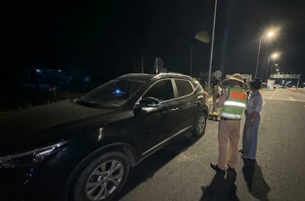 Nữ tài xế lái xe quá tốc độ, nhưng chủ xe bị phạt đến 17 triệu đồng Nữ tài xế lái xe quá tốc độ, nhưng chủ xe bị phạt đến 17 triệu đồng