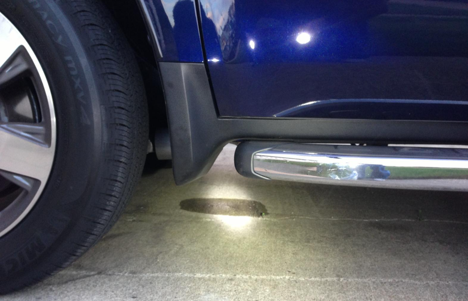 Nước nhỏ giọt dưới gầm ô tô khiến tài mới hốt hoảng, nguyên nhân do đâu? Nước nhỏ giọt dưới gầm ô tô khiến tài mới hốt hoảng, nguyên nhân do đâu?