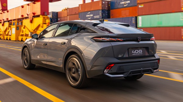 Peugeot 408 phiên bản giới hạn ra mắt thị trường Việt Nam Peugeot 408 phiên bản giới hạn ra mắt thị trường Việt Nam