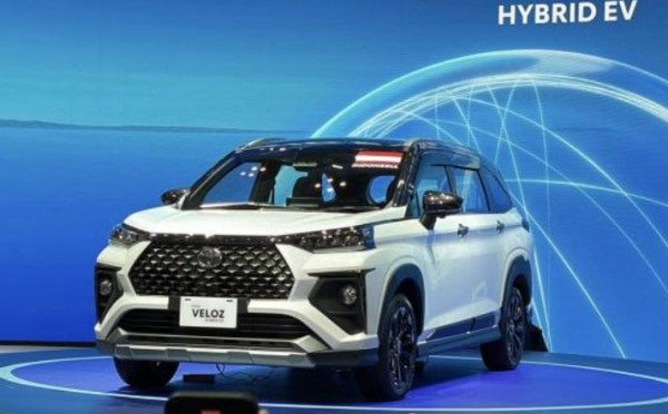 Phân khúc xe hybrid đầy tiềm năng, các hãng lao vào khai thác