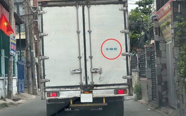 Phạt tới 10 triệu đồng với hành vi núp bóng 'xe nội bộ' Phạt tới 10 triệu đồng với hành vi núp bóng 'xe nội bộ'