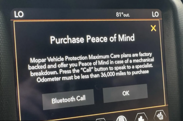 Quảng cáo trên ô tô: Lợi nhuận của hãng xe, phiền toái của khách hàng? Quảng cáo trên ô tô: Lợi nhuận của hãng xe, phiền toái của khách hàng?