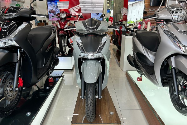 Reuters: Vị thế Honda 'lung lay' khi Việt Nam đẩy mạnh xe máy điện Reuters: Vị thế Honda 'lung lay' khi Việt Nam đẩy mạnh xe máy điện