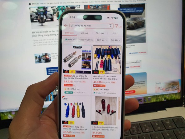 Rủi ro khi lắp gù chống đổ 'rởm' cho mô tô, xe máy Rủi ro khi lắp gù chống đổ 'rởm' cho mô tô, xe máy